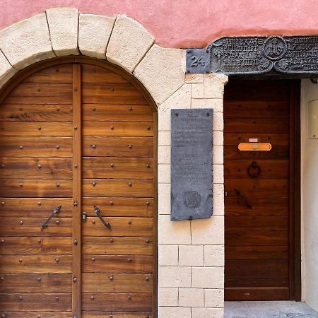 Suite "Chalet" Dans Maison De Village La Brigue Exterior photo