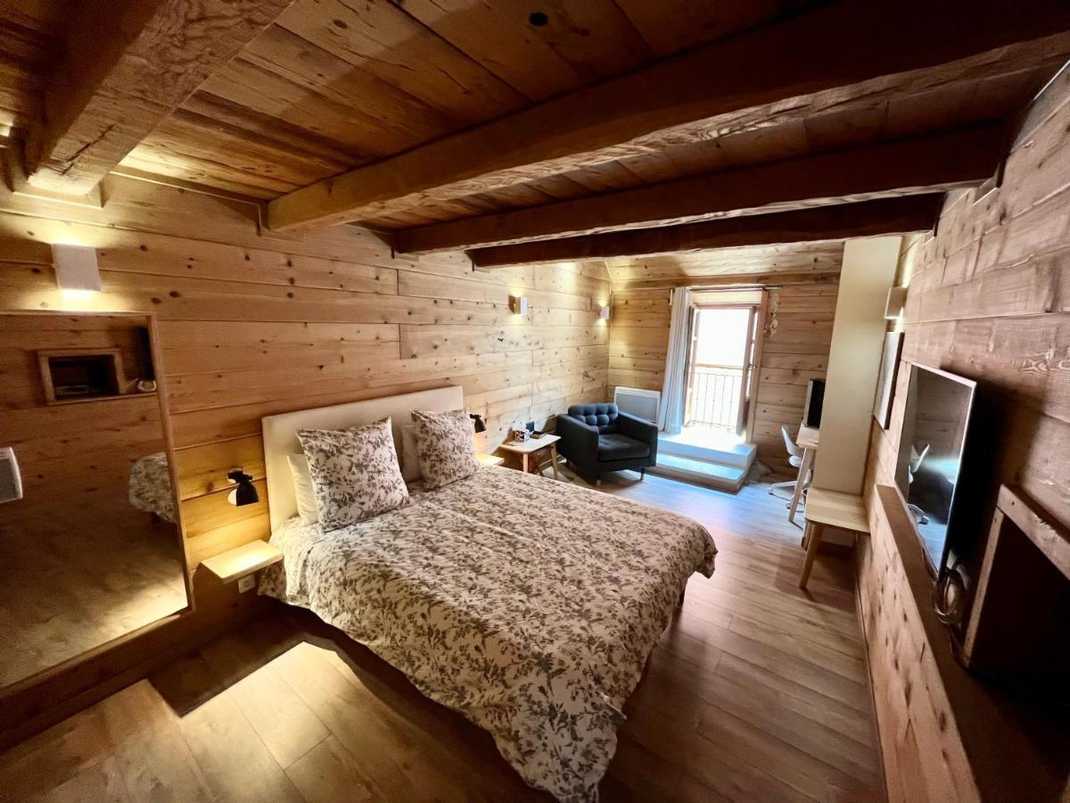 Suite "Chalet" Dans Maison De Village La Brigue Exterior photo